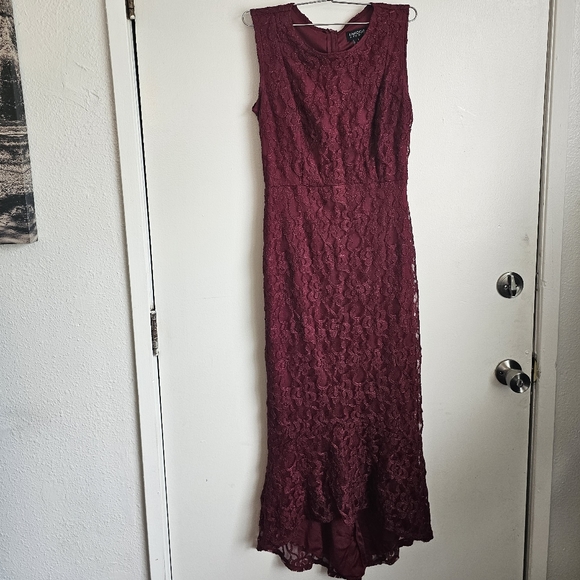 Enfocus Studio Size 4, Burgundy/ Deep Red Formal Dress, Long Dress - Picture 2 of 7